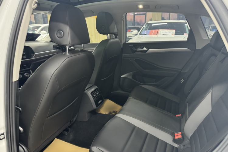 Used Volkswagen Sagitar 2020 280TSI DSG Comfort Version China VI Standard Interior 3