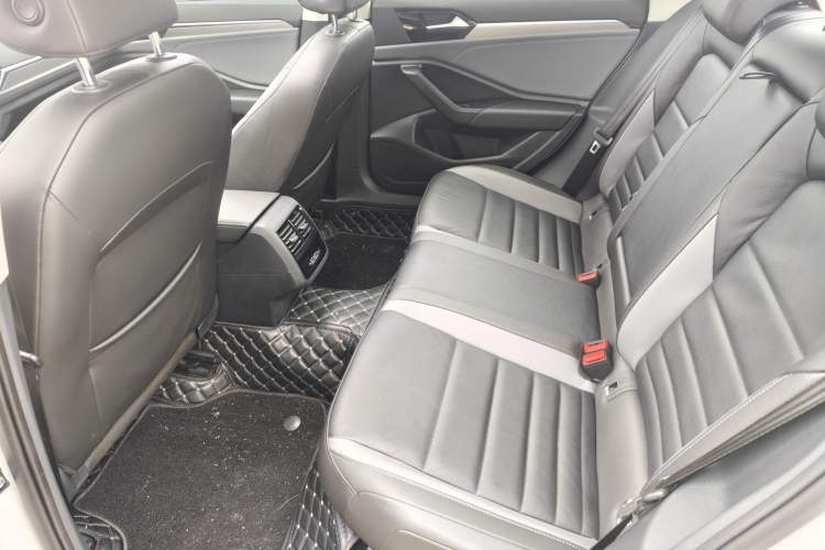 Used Volkswagen Sagitar 2020 200TSI DSG Comfort Version China VI Standard Interior 7