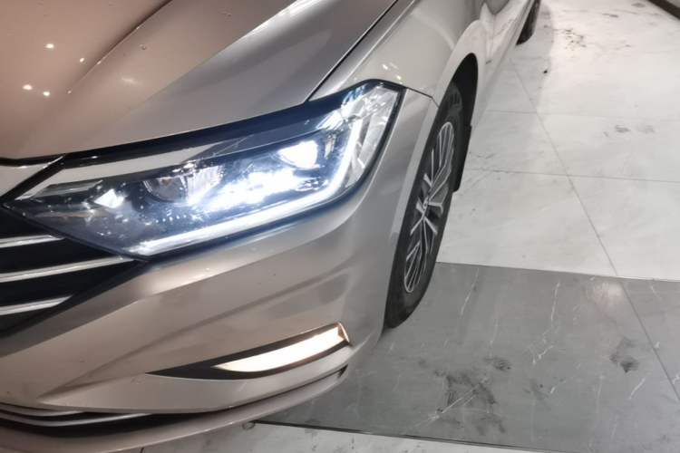 Used Volkswagen Sagitar 2020 200TSI DSG Comfort Version China VI Standard Left Front Headlight