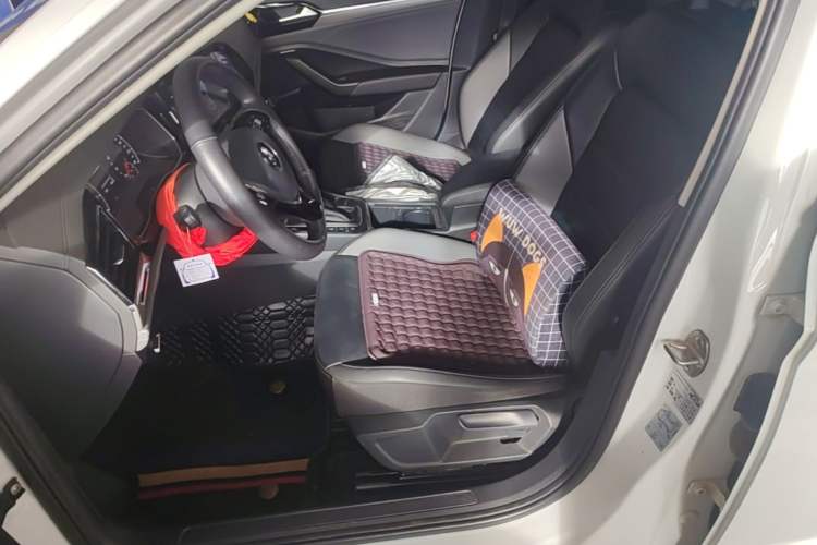 Used Volkswagen Sagitar 2020 200TSI DSG Comfort Version China VI Standard Left Front Seat