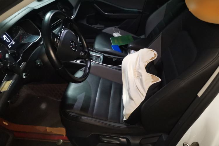 Used Volkswagen Sagitar 2020 200TSI DSG Comfort Version China VI Standard Left Front Seat