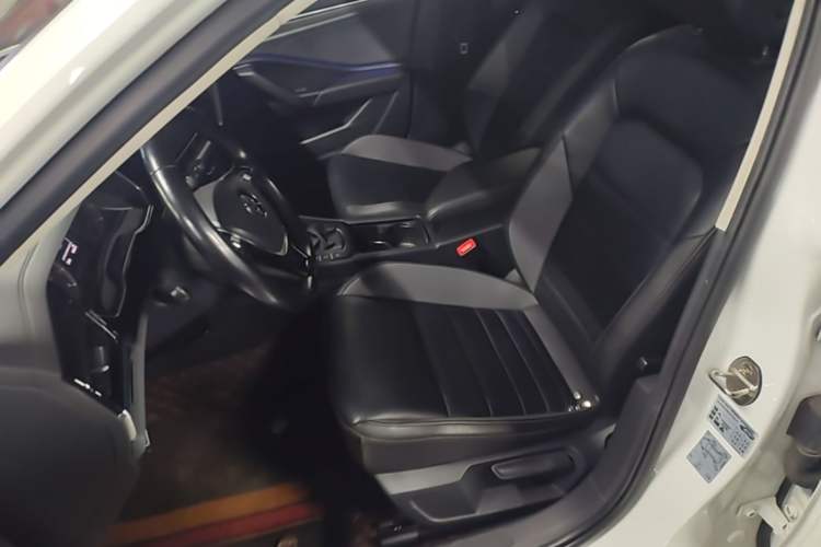 Used Volkswagen Sagitar 2020 200TSI DSG Comfort Version China VI Standard Left Front Seat