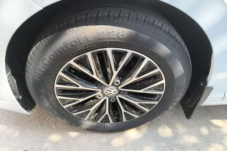 Used Volkswagen Sagitar 2020 280TSI DSG Comfort Version China VI Standard Left Front Wheel Hub