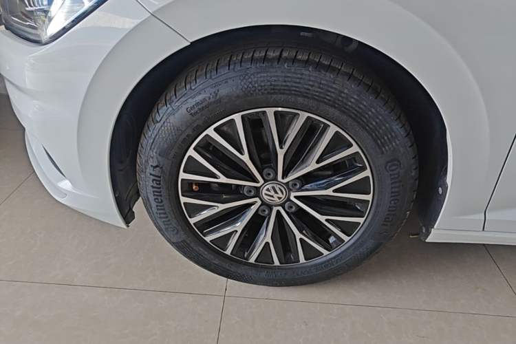 Used Volkswagen Sagitar 2020 280TSI DSG Comfort Version China VI Standard Left Front Wheel Hub