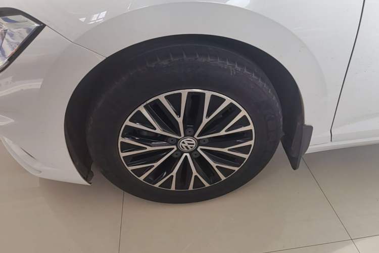 Used Volkswagen Sagitar 2020 200TSI DSG Comfort Version China VI Standard Left Front Wheel Hub