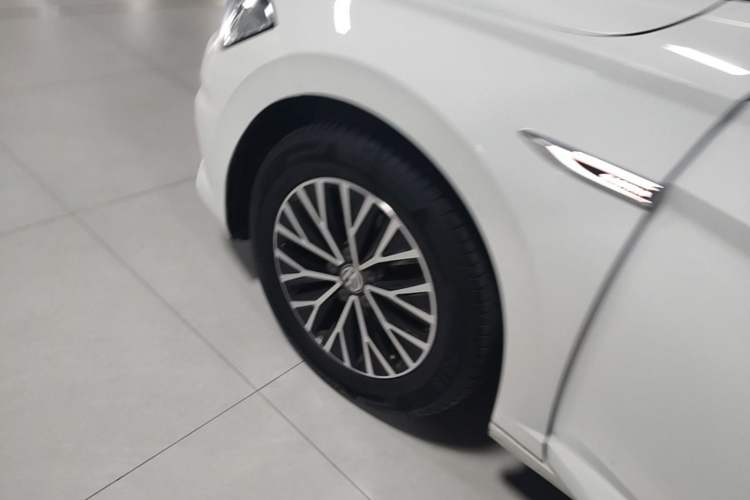 Used Volkswagen Sagitar 2020 200TSI DSG Comfort Version China VI Standard Left Front Wheel Hub