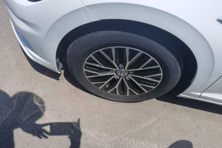 Used Volkswagen Sagitar 2020 280TSI DSG Comfort Version China VI Standard Left Front Wheel Hub