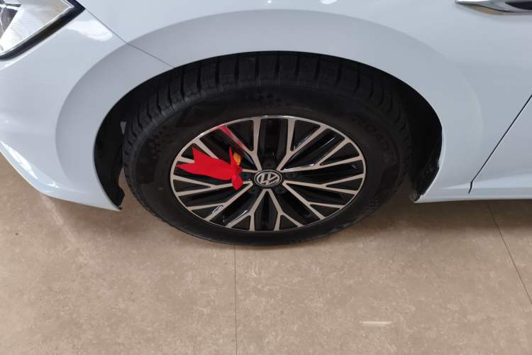 Used Volkswagen Sagitar 2020 280TSI DSG Comfort Version China VI Standard Left Front Wheel Hub