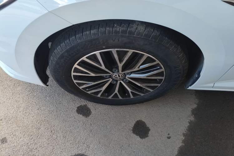 Used Volkswagen Sagitar 2020 280TSI DSG Comfort Version China VI Standard Left Front Wheel Hub