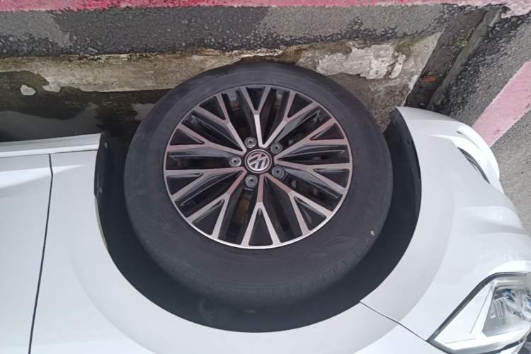 Used Volkswagen Sagitar 2020 280TSI DSG Comfort Version China VI Standard Left Front Wheel Hub