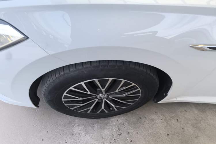 Used Volkswagen Sagitar 2020 280TSI DSG Comfort Version China VI Standard Left Front Wheel Hub