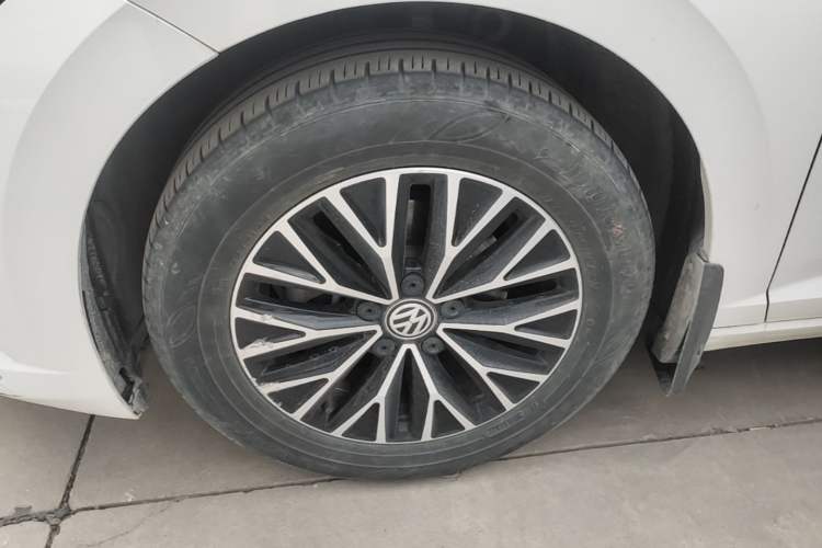 Used Volkswagen Sagitar 2020 200TSI Manual Comfort Version China VI Standard Left Front Wheel Hub