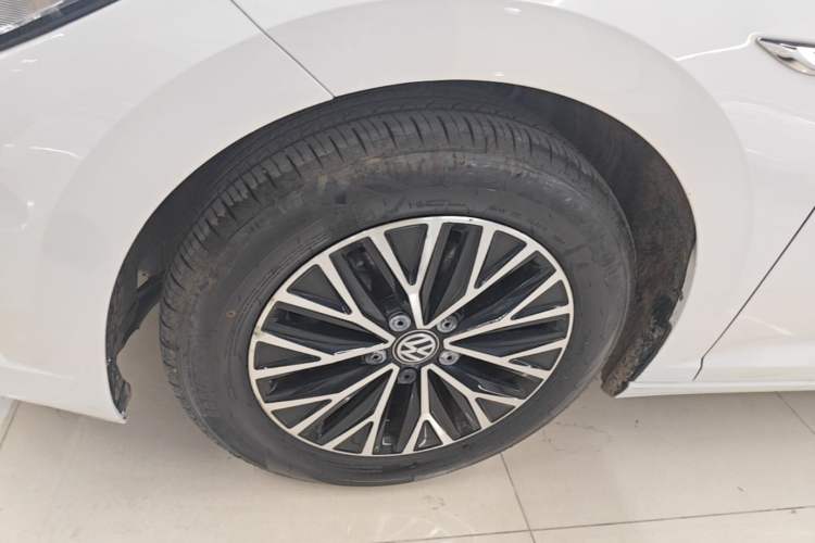 Used Volkswagen Sagitar 2020 280TSI DSG Comfort Version China VI Standard Left Front Wheel Hub