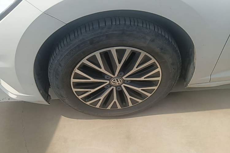 Used Volkswagen Sagitar 2020 280TSI DSG Comfort Version China VI Standard Left Front Wheel Hub