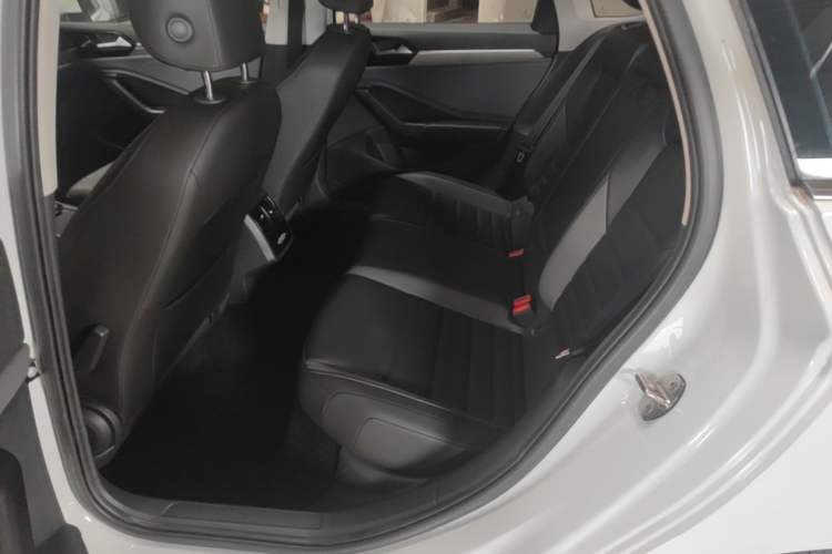 Used Volkswagen Sagitar 2020 280TSI DSG Comfort Version China VI Standard Left Rear Seat