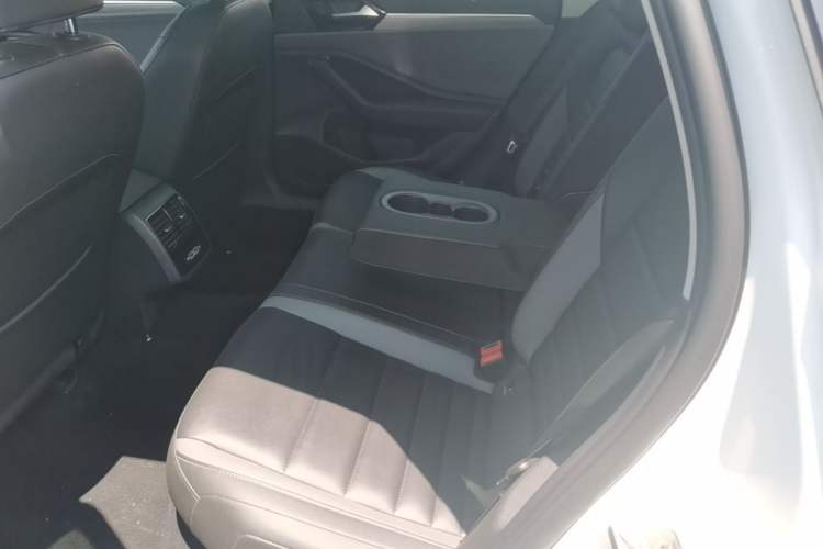 Used Volkswagen Sagitar 2020 280TSI DSG Comfort Version China VI Standard Left Rear Seat