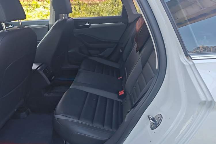 Used Volkswagen Sagitar 2020 200TSI DSG Comfort Version China VI Standard Left Rear Seat