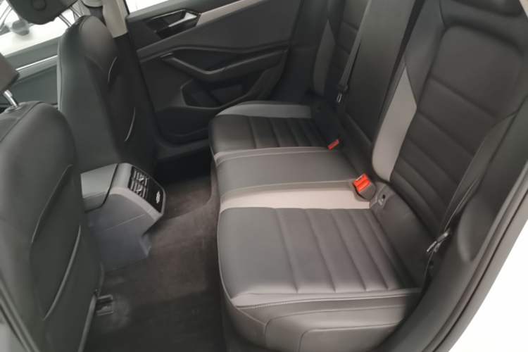 Used Volkswagen Sagitar 2020 200TSI DSG Comfort Version China VI Standard Left Rear Seat
