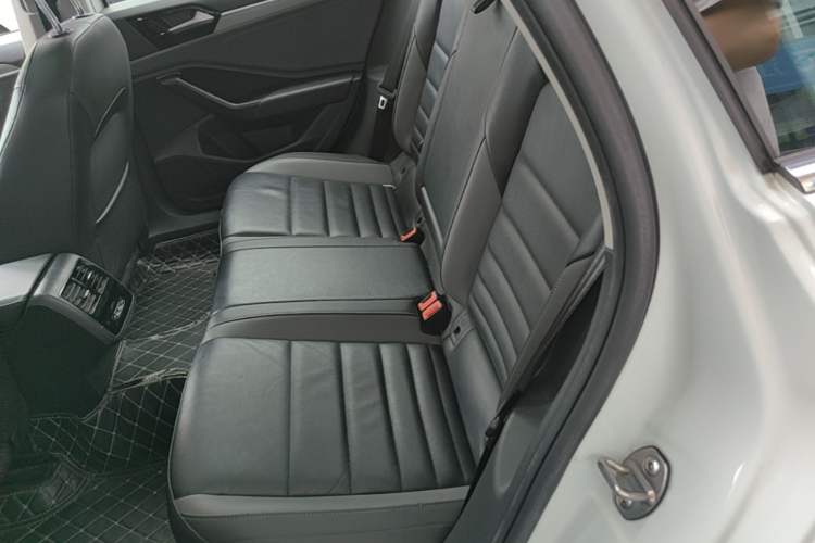 Used Volkswagen Sagitar 2020 280TSI DSG Comfort Version China VI Standard Left Rear Seat
