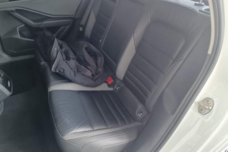 Used Volkswagen Sagitar 2020 280TSI DSG Comfort Version China VI Standard Left Rear Seat