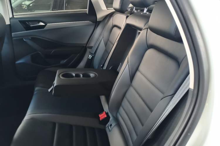 Used Volkswagen Sagitar 2020 280TSI DSG Comfort Version China VI Standard Left Rear Seat