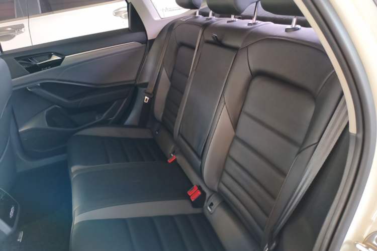 Used Volkswagen Sagitar 2020 200TSI DSG Comfort Version China VI Standard Left Rear Seat