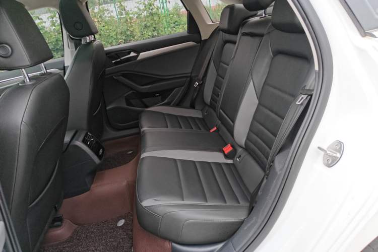 Used Volkswagen Sagitar 2020 280TSI DSG Comfort Version China VI Standard Left Rear Seat