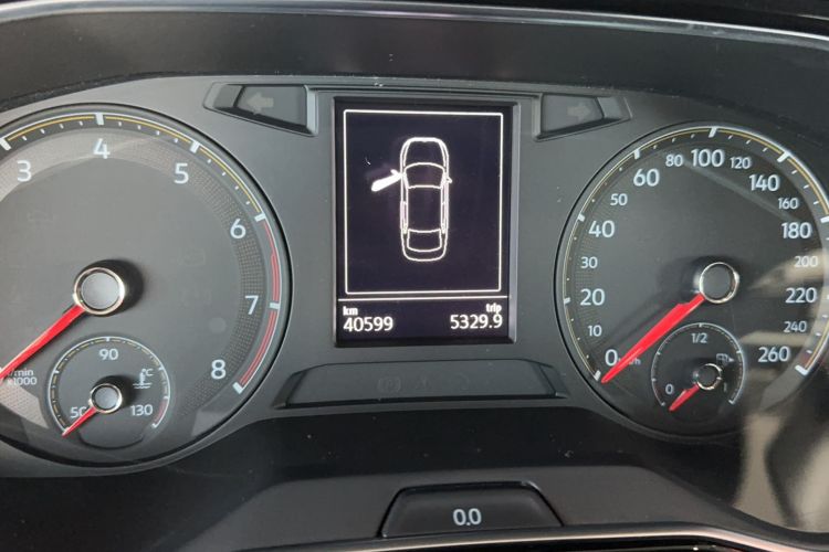 Used Volkswagen Sagitar 2020 280TSI DSG Comfort Version China VI Standard Odometer Close Up