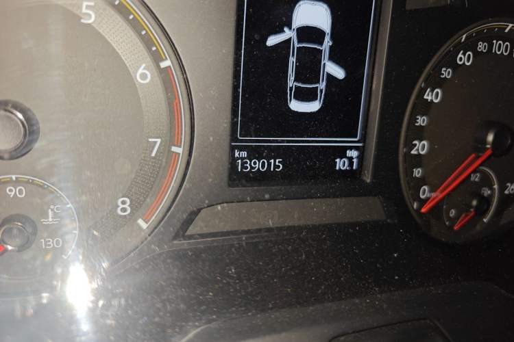 Used Volkswagen Sagitar 2020 200TSI DSG Comfort Version China VI Standard Odometer Close Up