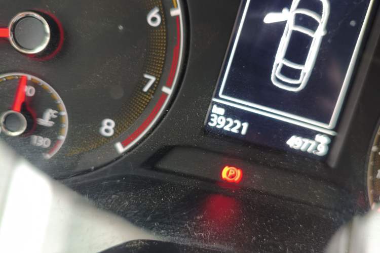 Used Volkswagen Sagitar 2020 280TSI DSG Comfort Version China VI Standard Odometer Close Up