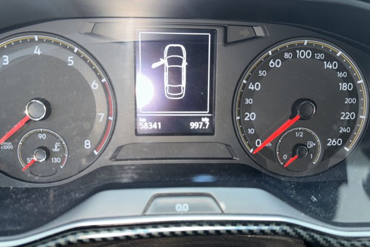 Used Volkswagen Sagitar 2020 280TSI DSG Comfort Version China VI Standard Odometer Close Up
