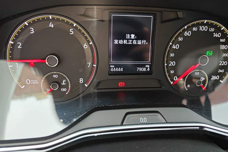Used Volkswagen Sagitar 2020 200TSI DSG Comfort Version China VI Standard Odometer Close Up