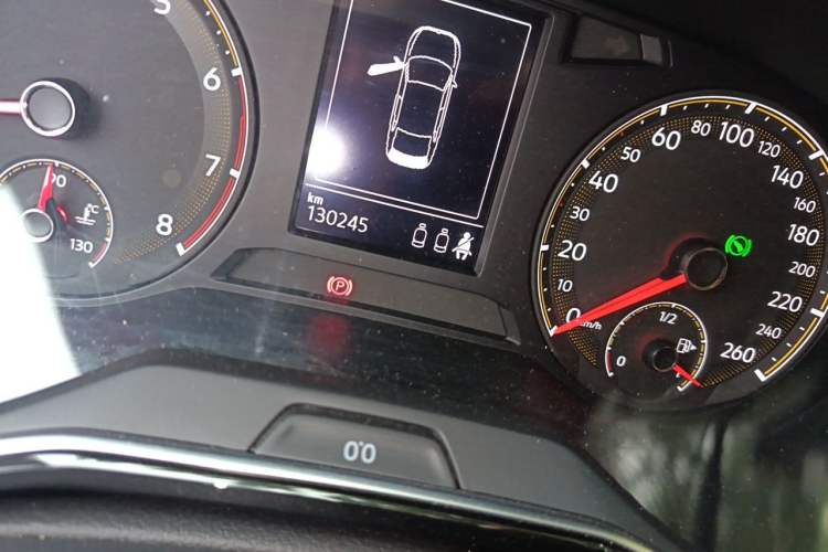 Used Volkswagen Sagitar 2020 200TSI DSG Comfort Version China VI Standard Odometer Close Up