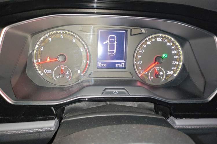 Used Volkswagen Sagitar 2020 200TSI DSG Comfort Version China VI Standard Odometer Close Up