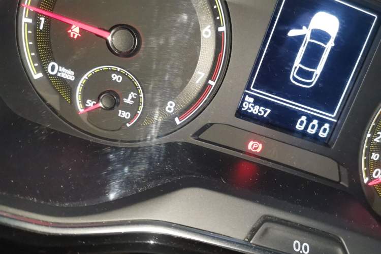 Used Volkswagen Sagitar 2020 200TSI DSG Comfort Version China VI Standard Odometer Close Up