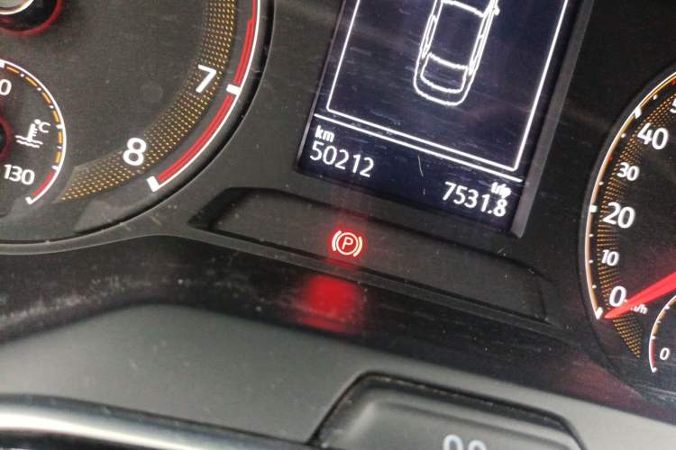 Used Volkswagen Sagitar 2020 200TSI DSG Comfort Version China VI Standard Odometer Close Up