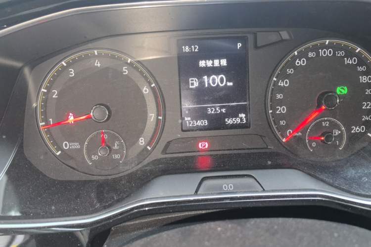 Used Volkswagen Sagitar 2020 280TSI DSG Comfort Version China VI Standard Odometer Close Up