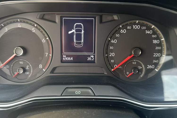 Used Volkswagen Sagitar 2020 200TSI DSG Comfort Version China VI Standard Odometer Close Up
