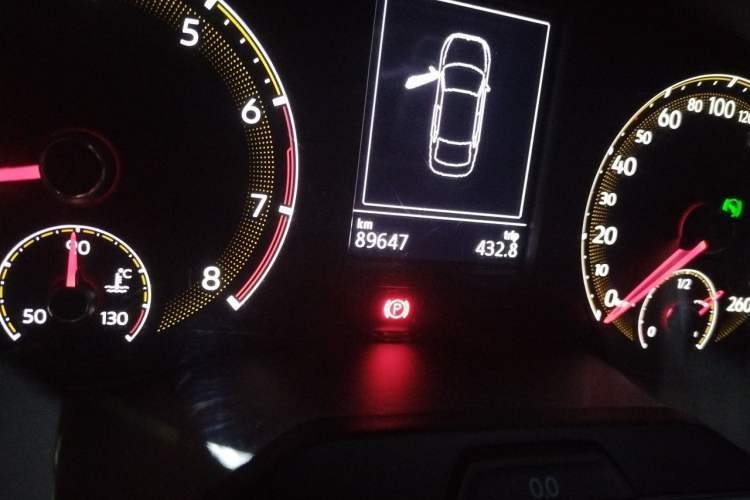 Used Volkswagen Sagitar 2020 200TSI DSG Comfort Version China VI Standard Odometer Close Up