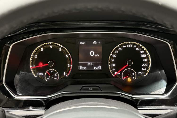 Used Volkswagen Sagitar 2020 280TSI DSG Comfort Version China VI Standard Odometer Close Up