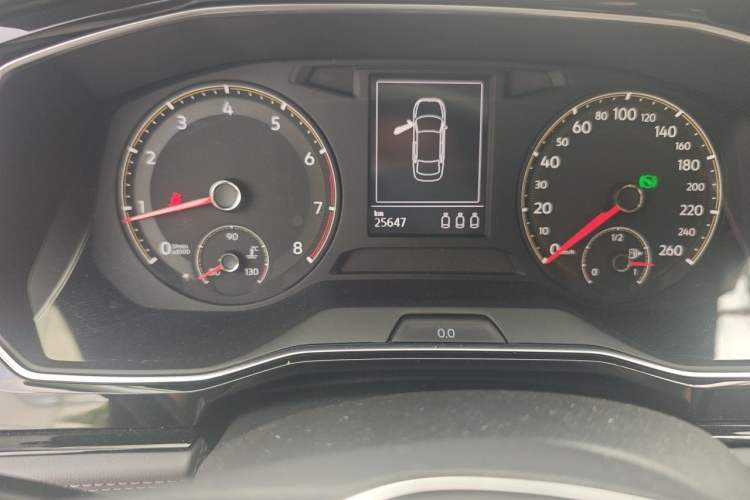 Used Volkswagen Sagitar 2020 280TSI DSG Comfort Version China VI Standard Odometer Close Up