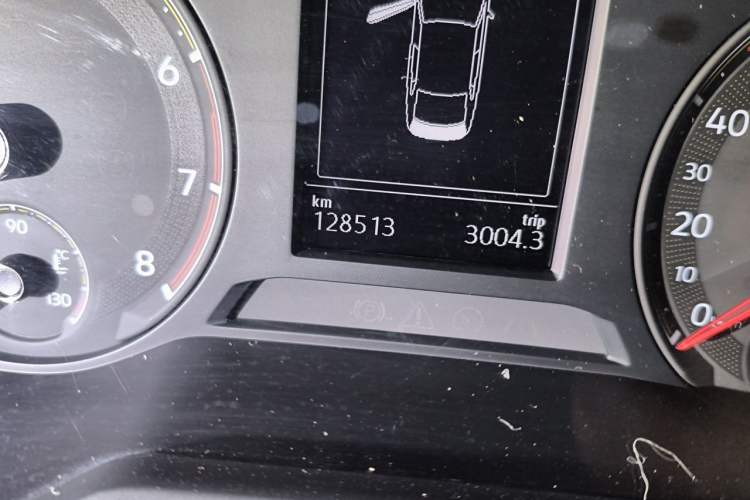 Used Volkswagen Sagitar 2020 280TSI DSG Comfort Version China VI Standard Odometer Close Up