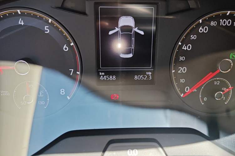 Used Volkswagen Sagitar 2020 200TSI DSG Comfort Version China VI Standard Odometer Close Up
