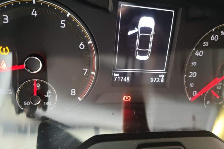 Used Volkswagen Sagitar 2020 200TSI DSG Comfort Version China VI Standard Odometer Close Up