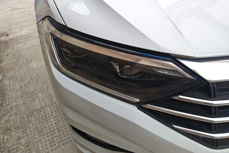 Used Volkswagen Sagitar 2020 280TSI DSG Comfort Version China VI Standard Right Front Headlight