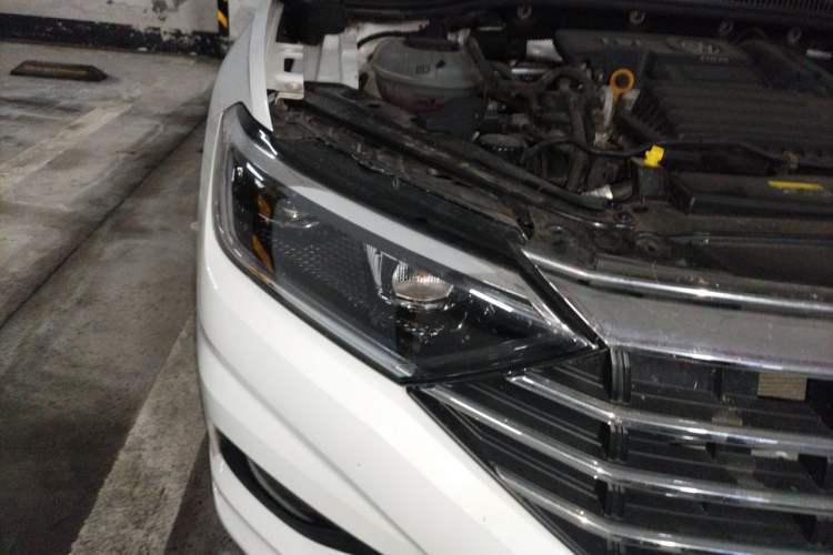 Used Volkswagen Sagitar 2020 280TSI DSG Comfort Version China VI Standard Right Front Headlight