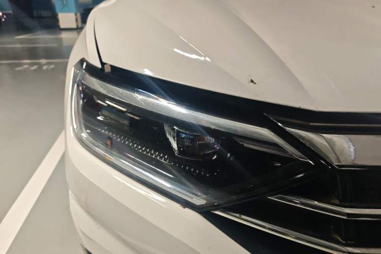 Used Volkswagen Sagitar 2020 280TSI DSG Comfort Version China VI Standard Right Front Headlight
