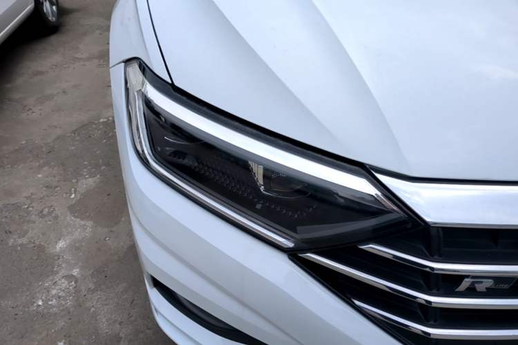 Used Volkswagen Sagitar 2020 280TSI DSG Comfort Version China VI Standard Right Front Headlight