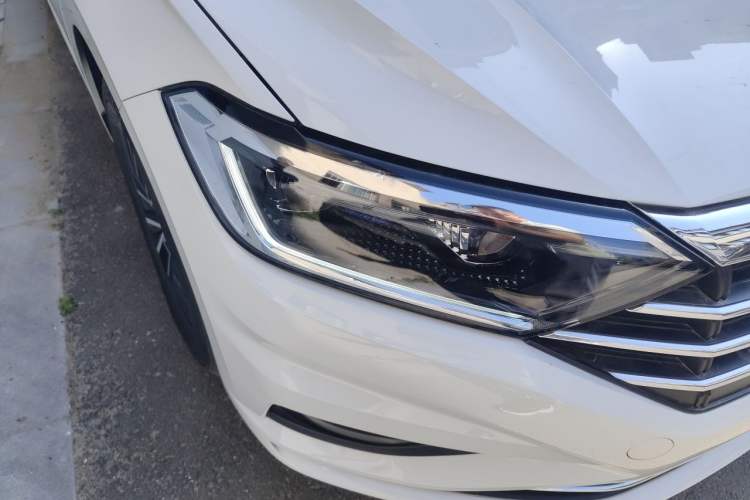 Used Volkswagen Sagitar 2020 280TSI DSG Comfort Version China VI Standard Right Front Headlight