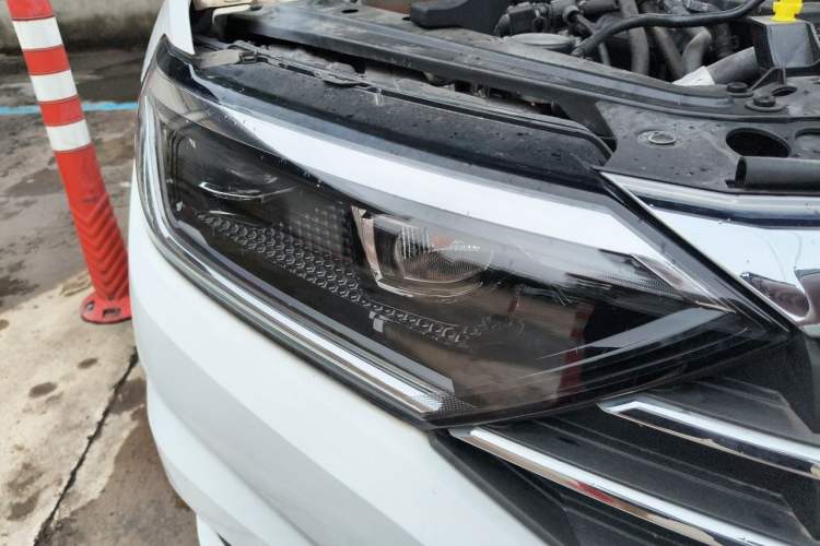 Used Volkswagen Sagitar 2020 280TSI DSG Comfort Version China VI Standard Right Front Headlight
